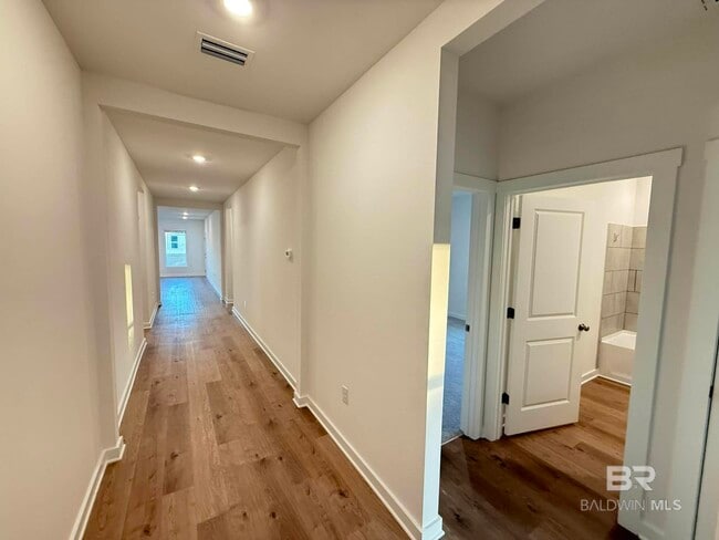 Photo - 19293 Maple Crest Loop