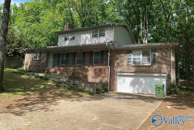 Building Photo - 8033 Navios Dr SE