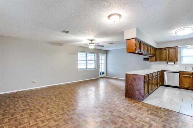 Photo - 9923 Landry Blvd