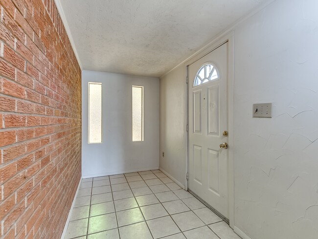 Photo - 316 W Bass Ave