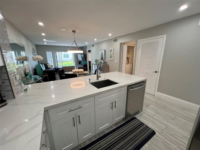 Photo - 9780 Marina Blvd Unidad 415