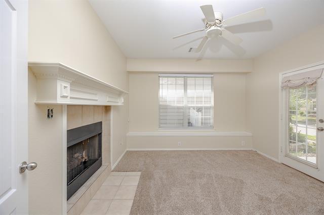 Photo - 1828 Mercer Way