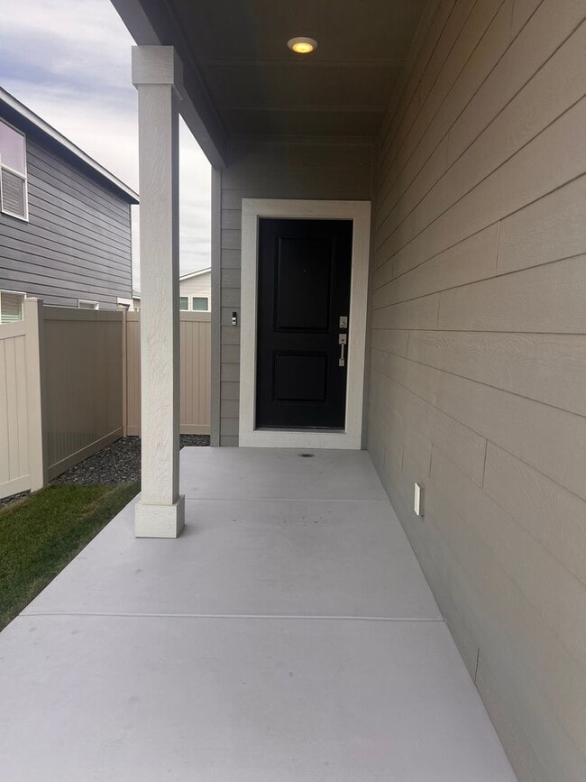 Photo - NEW LISTING!! Beautiful New 4 bed/2.5 bath + Loft in an ideal location