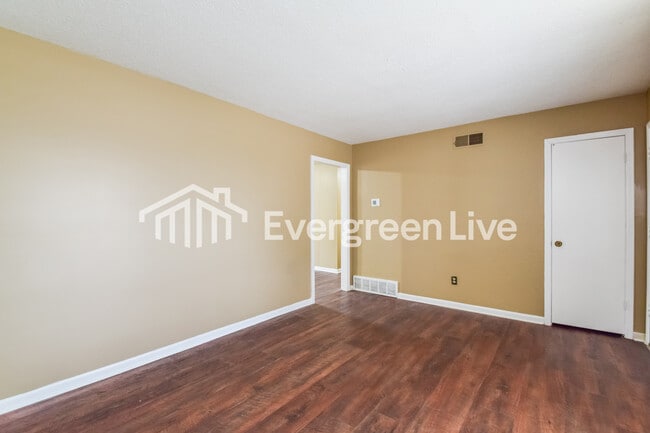 Photo - 2974 Meadowfair Rd