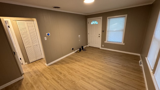 Photo - 404 W 5th St