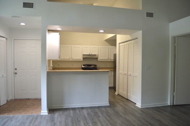 Photo - Timberland Apartments
