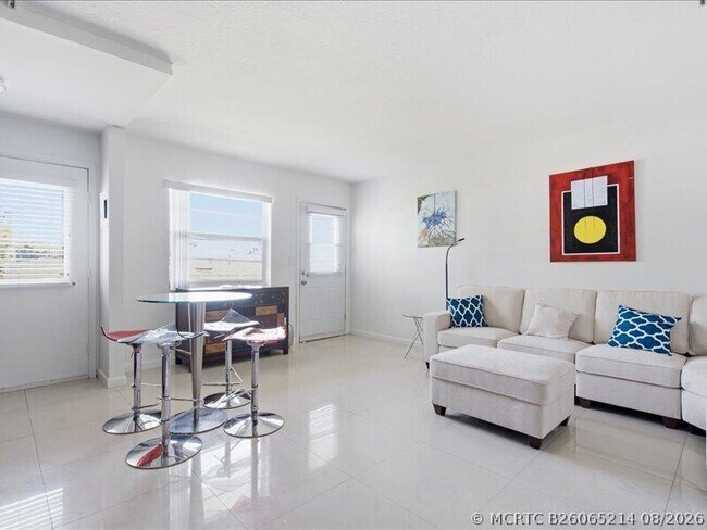 Photo - 525 Meridian Ave Unit 305
