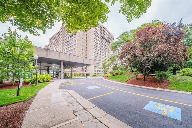 Building Photo - 250 Hammond Pond Pkwy Unit 1203N