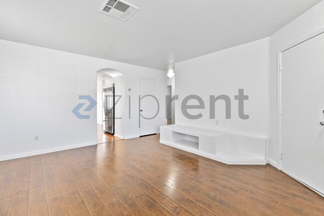 Photo - 2005 Rose Coral Ave