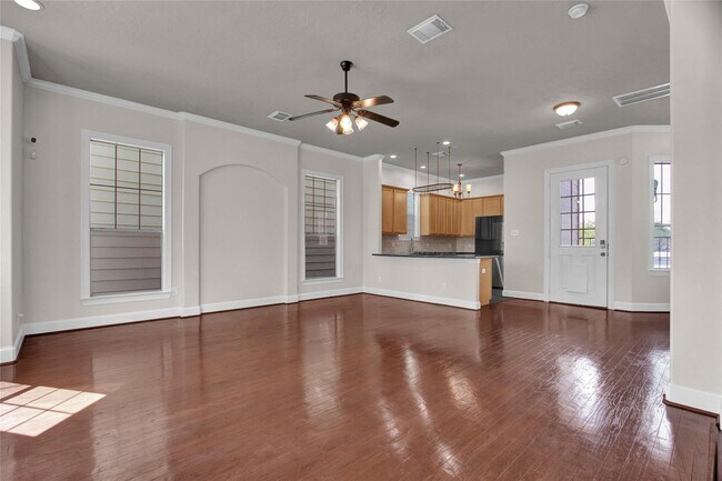 Photo - 1006 Temple St