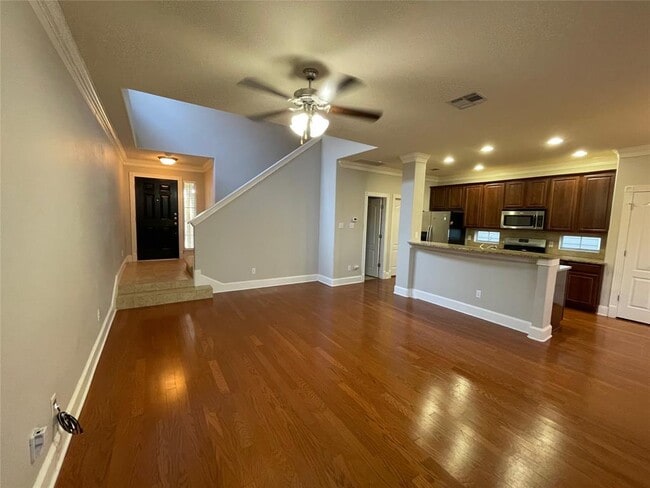 Photo - 6715 Windrift Way