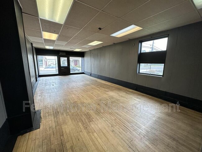 Photo - 107 E Main St