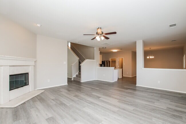 Photo - 121 Castle Dr