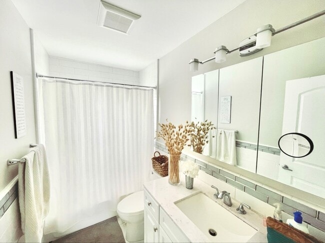 Baño - 2852 SW 36th Ave