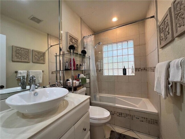 Photo - 1423 Holly Heights Dr Unidad 7