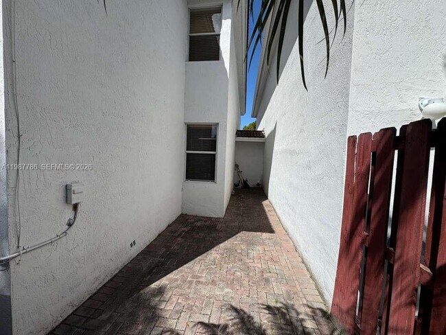 Photo - 7131 NW 114th Ct