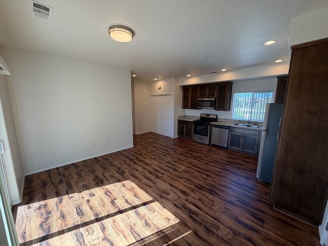 1406D N. Bradley Rd.