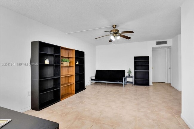 Photo - 12590 NE 16th Ave Unidad 208
