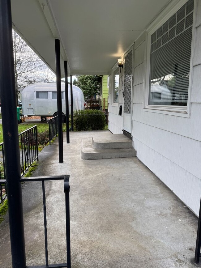 Photo - Charming 2 Bedroom 1 Bathroom Located in the Heart of the Beaumont-Wilshire Area!!