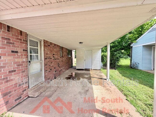 Photo - 6498 Birkenhead Rd