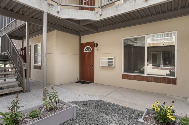 Photo - Updated Apartment in The Heart of Jefferson Park Unit 4