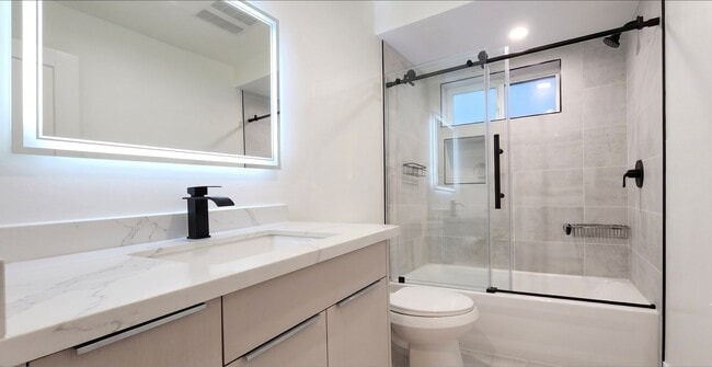 Photo - 1345-1346 Seward St Unit 1345 3/6