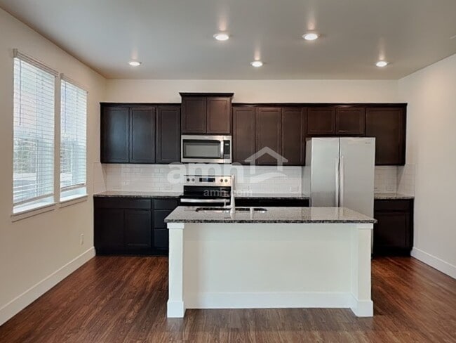 Photo - 3517 70th Dr NE