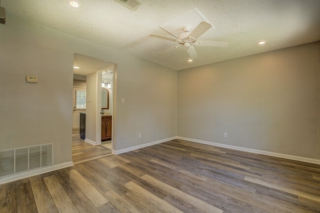 Living Room - 302 Atlanta Ave SE