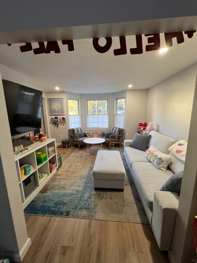 Photo - 35 Kingman Ave