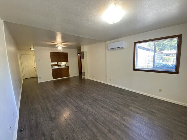 1032 W Nevada Ct