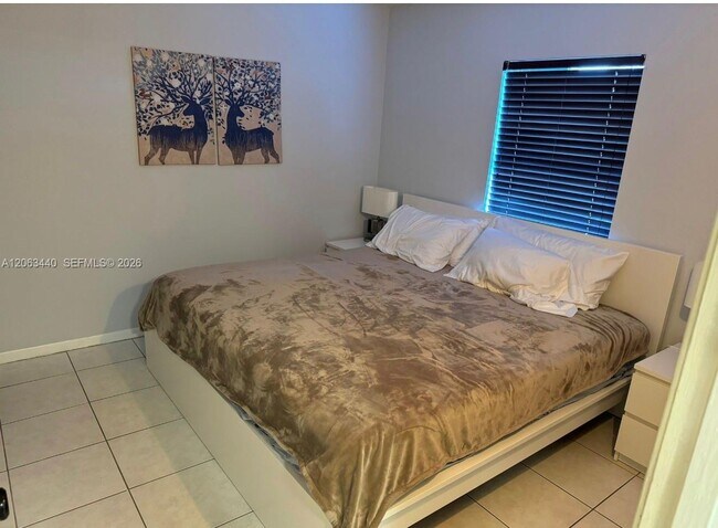 Photo - 3868 NE 169th St Unit 402