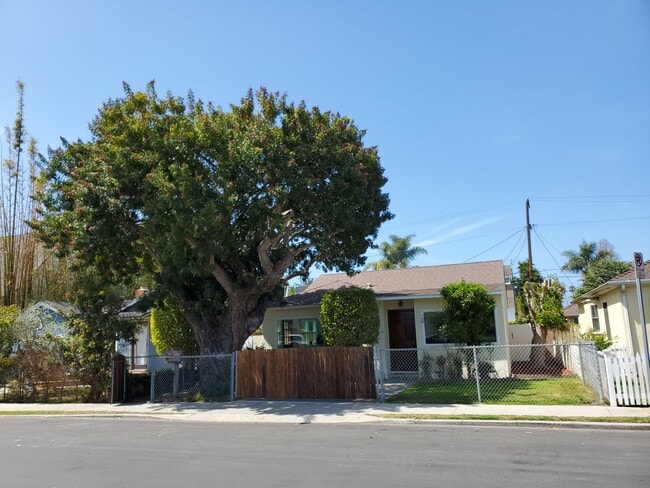 Building Photo - 2409 Frey Ave Rental