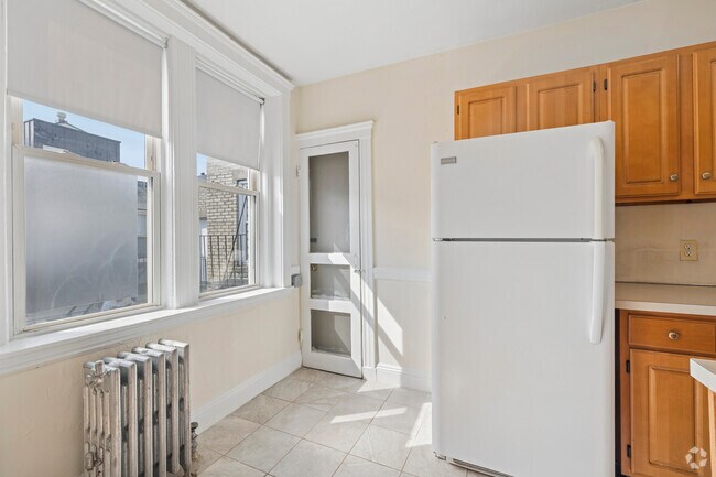 1BR, 1BA - 600SF - Dining Room