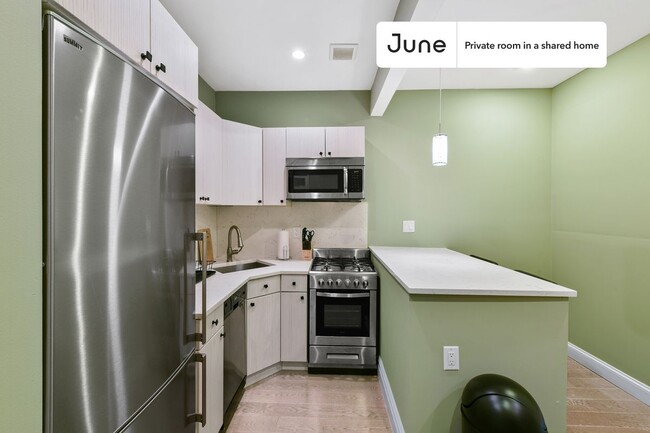 Room in Shared 3 bed/2 bath home in East Village