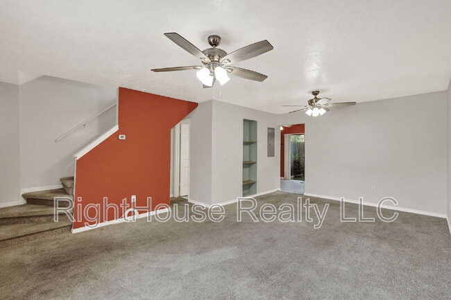 Photo - 3267 Forest Oaks Ct Unit Apt 111