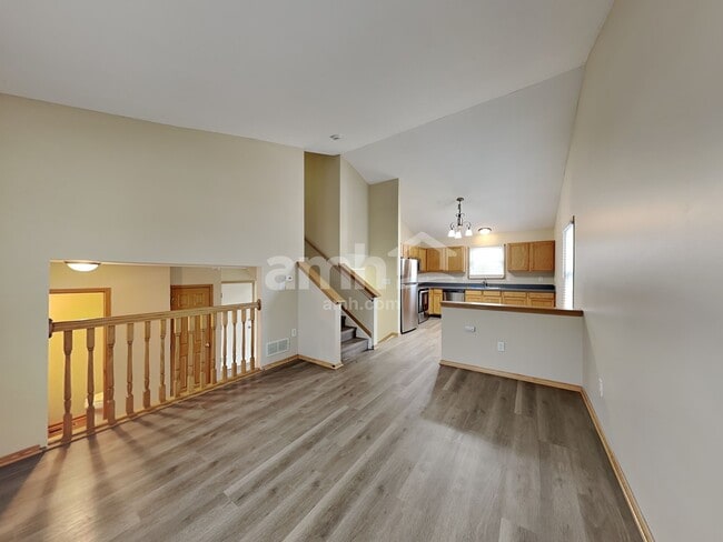 Photo - 9200 Strawser St