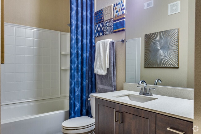 2 BR, 2 BA (La Maison) - 1,068 SF