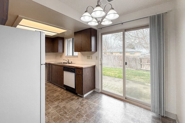 Photo - Avalon Court Apartments