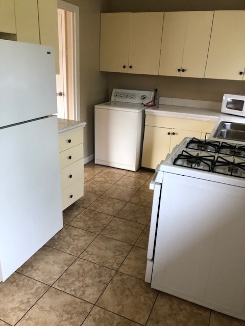 Kitchen - 422 Robinette St