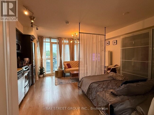 Photo - 775 King St W Unit 418