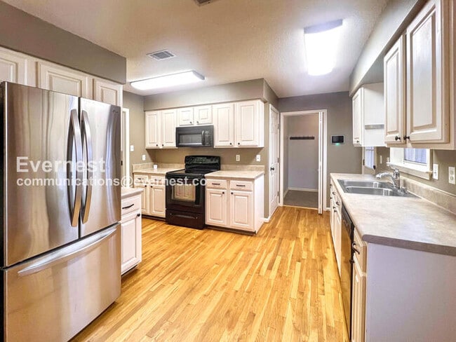 Photo - 42 Summit Ridge Dr