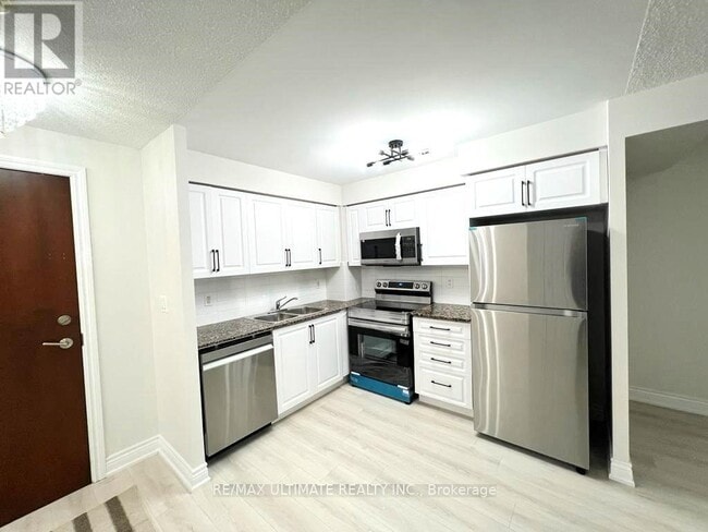 Photo - 310 Burnhamthorpe Rd W Unit 1401