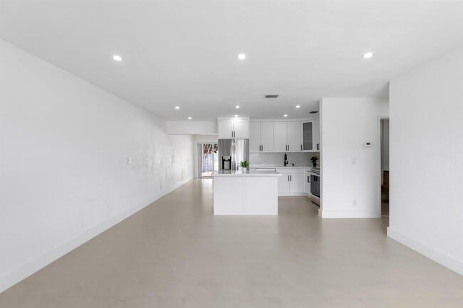 Photo - 6573 Eaton St