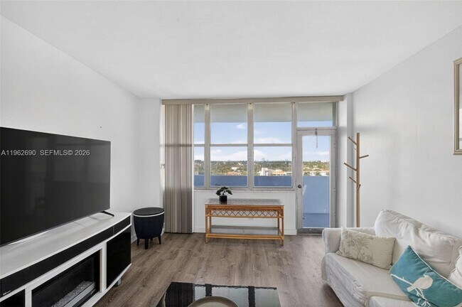 7441 Wayne Ave Unit 8J