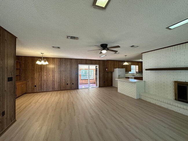 Photo - 697 Green St