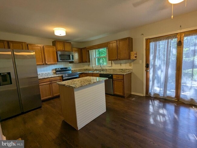 Photo - 3813 Oak St