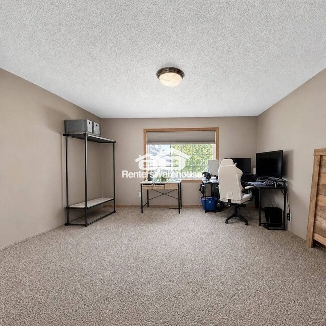 Photo - 400 Horizon Dr SE