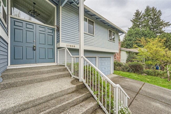 Photo - Amazing Split Level 4 Bedroom Home in Bell...