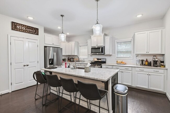 Photo - Stunning & Spacious Downtown Kennesaw Townhome 3 Bed 3.5 Bath w/2 Car Garage!