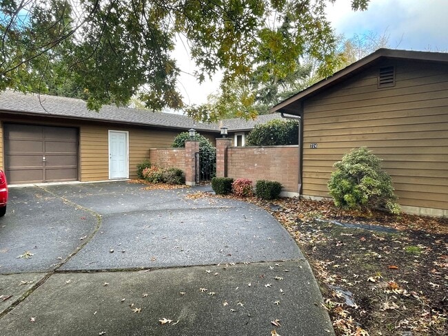 Photo - ***PENDING APPLICATION***Great Home on Corner Lot!